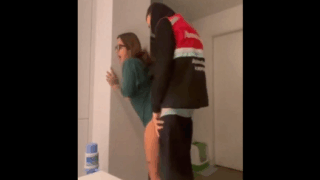 Tecavüz Porno Yemeksepeti Kuryesi Evde Tek Yakaladığı Karıya Kayıyor