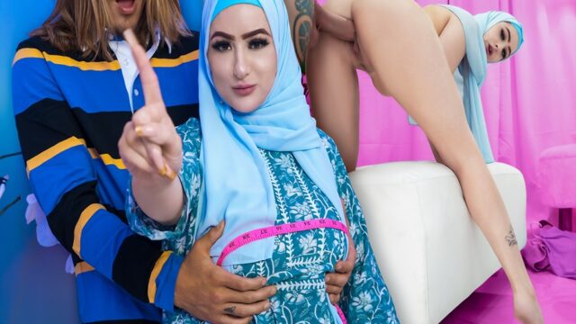 Arkadaşının Türbanlı Milf Annesinden Cinsel Penisini Nasıl Kullanacağına Dair Ders Alıyor