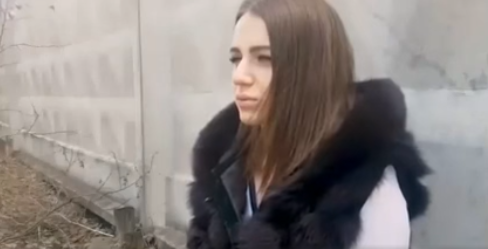 Sokak Ortasında Sınırları Zorlayan Rus Çıtır: Sert Kaçamak